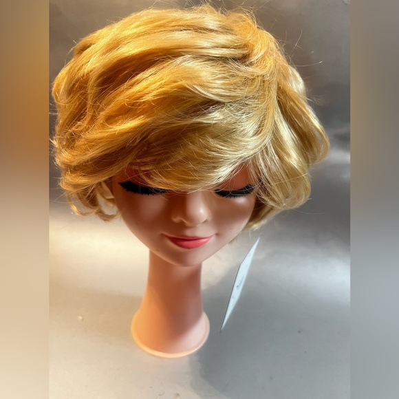 Blonde curly layered Wig 27/613 Full Cap Synthetic Wig - Picture 1 of 13